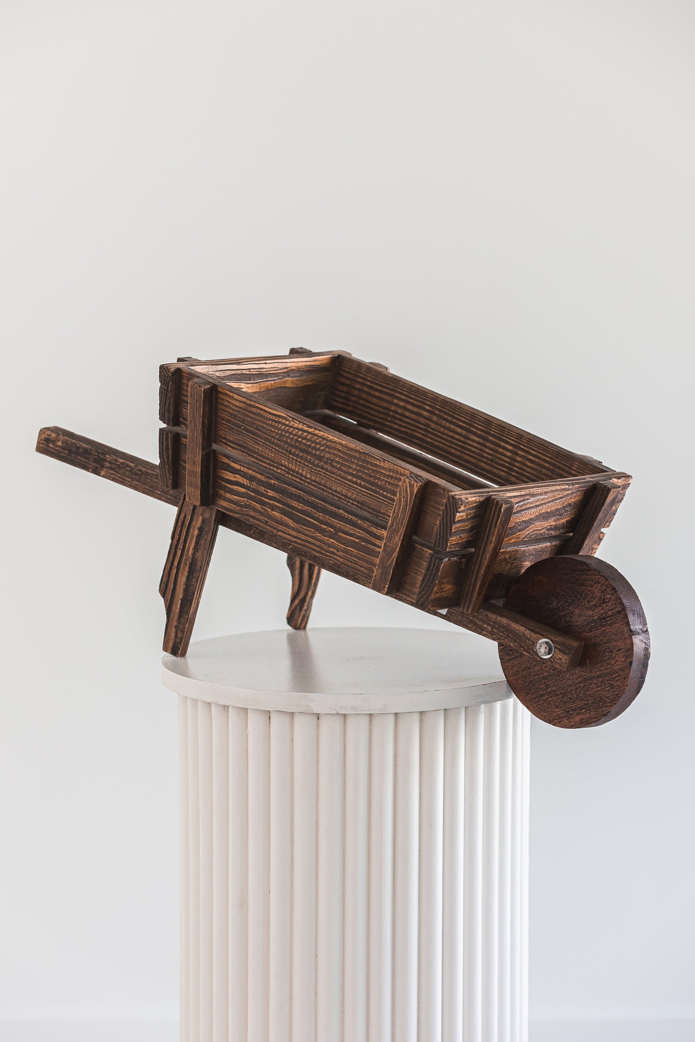 Petite brouette en bois
