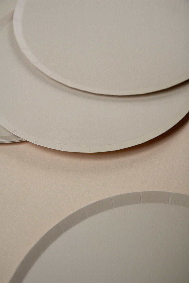 Ensemble de 8 assiettes classiques - Beige