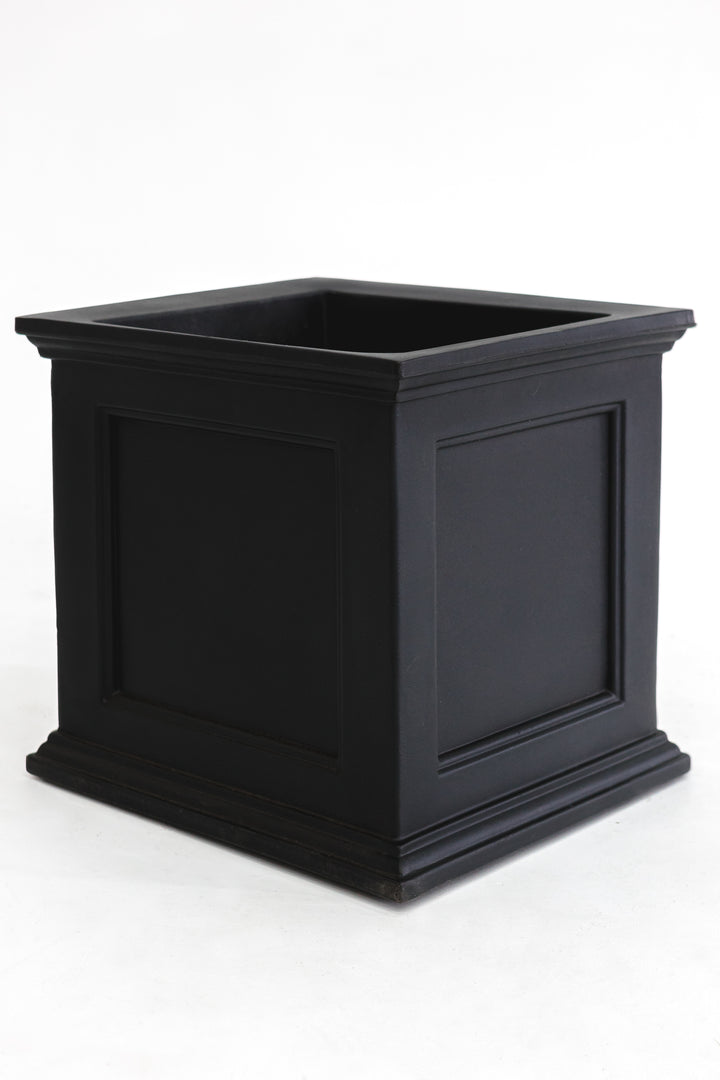 Jardinière noire